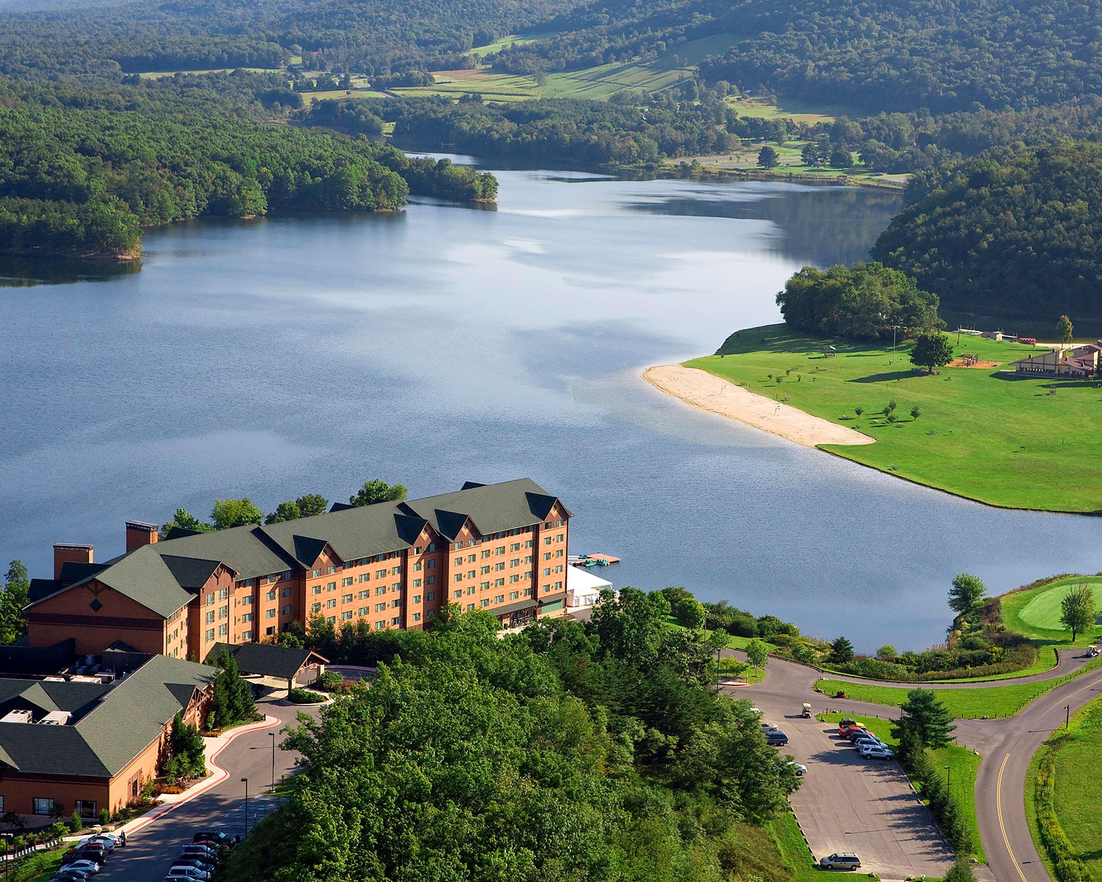 Rocky Gap Casino Resort Flintstone Екстериор снимка